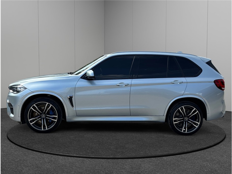 Vehicle image 9 of 58
