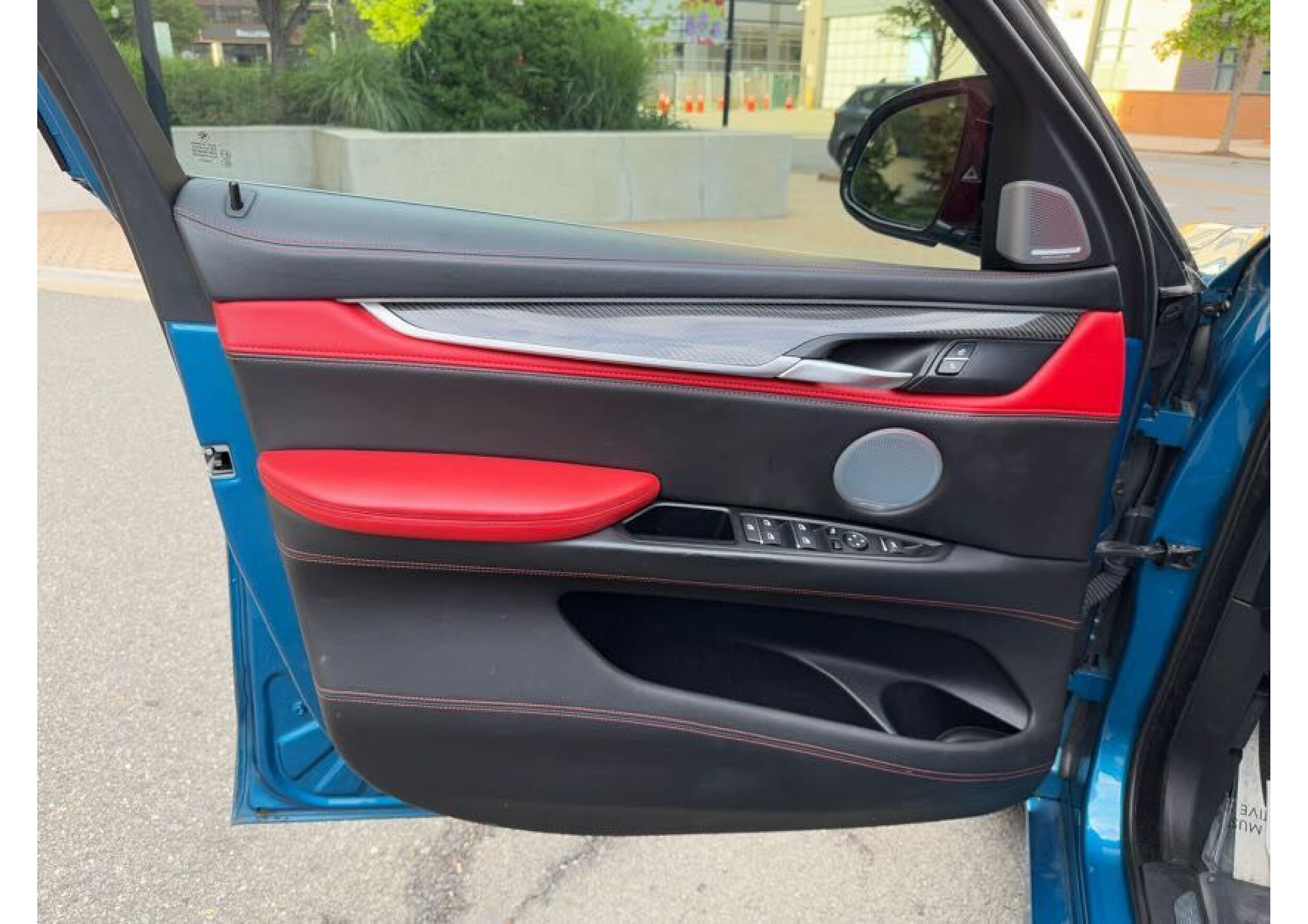 Vehicle image 15 of 39