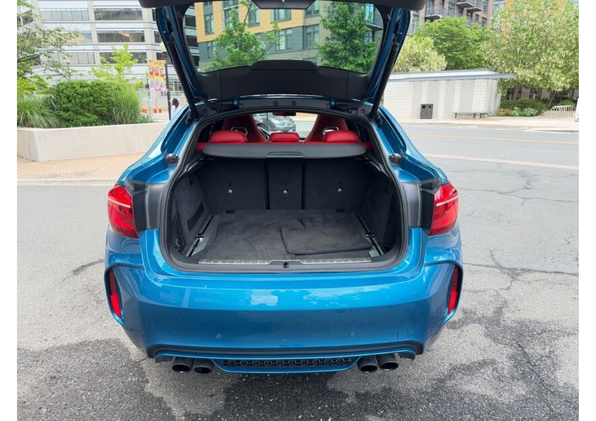 Vehicle image 10 of 39
