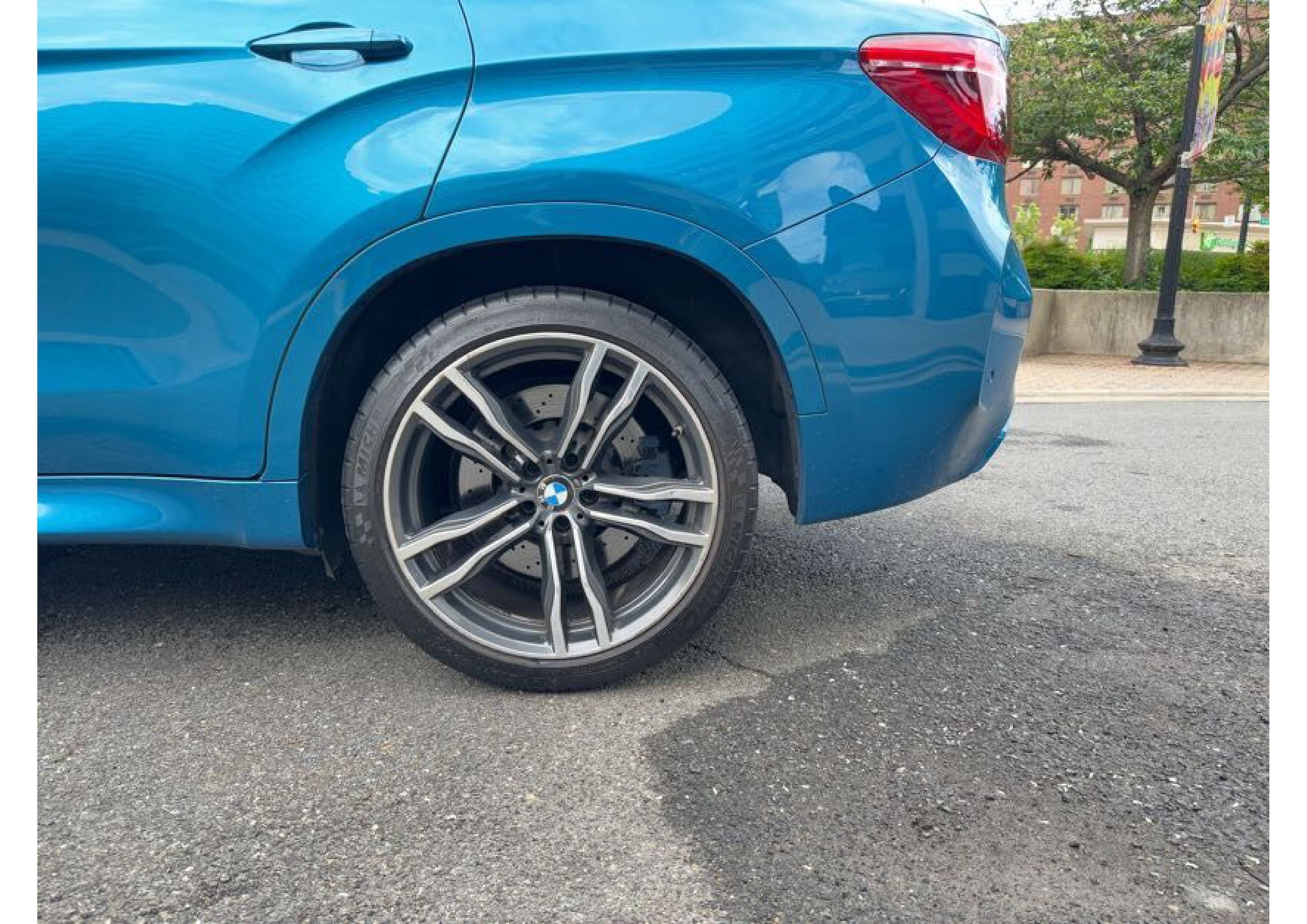 Vehicle image 9 of 39