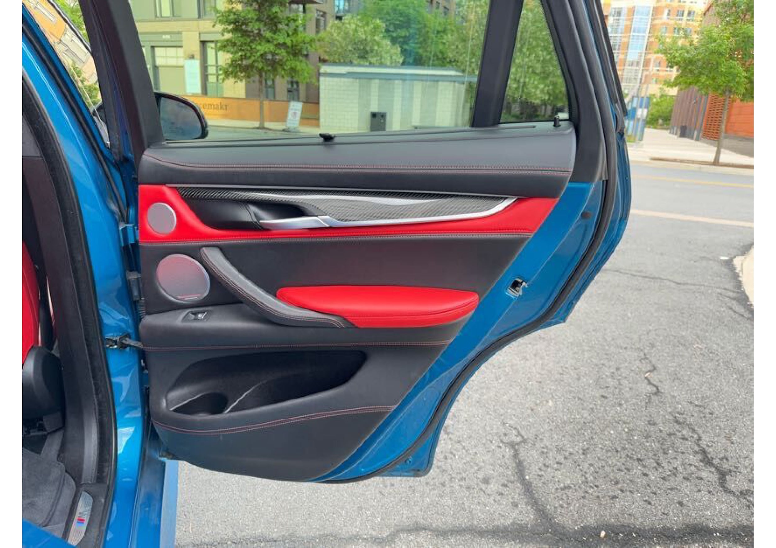 Vehicle image 22 of 39