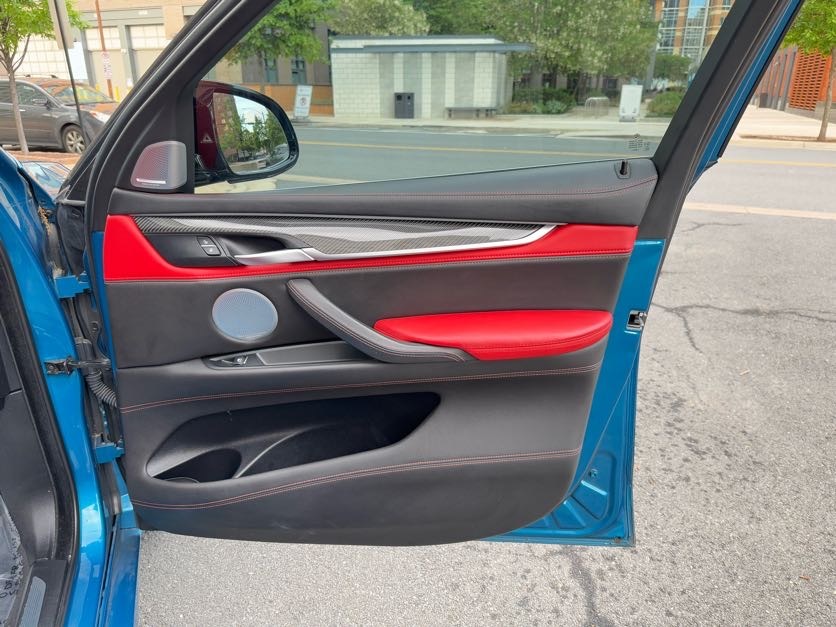 Vehicle image 31 of 39