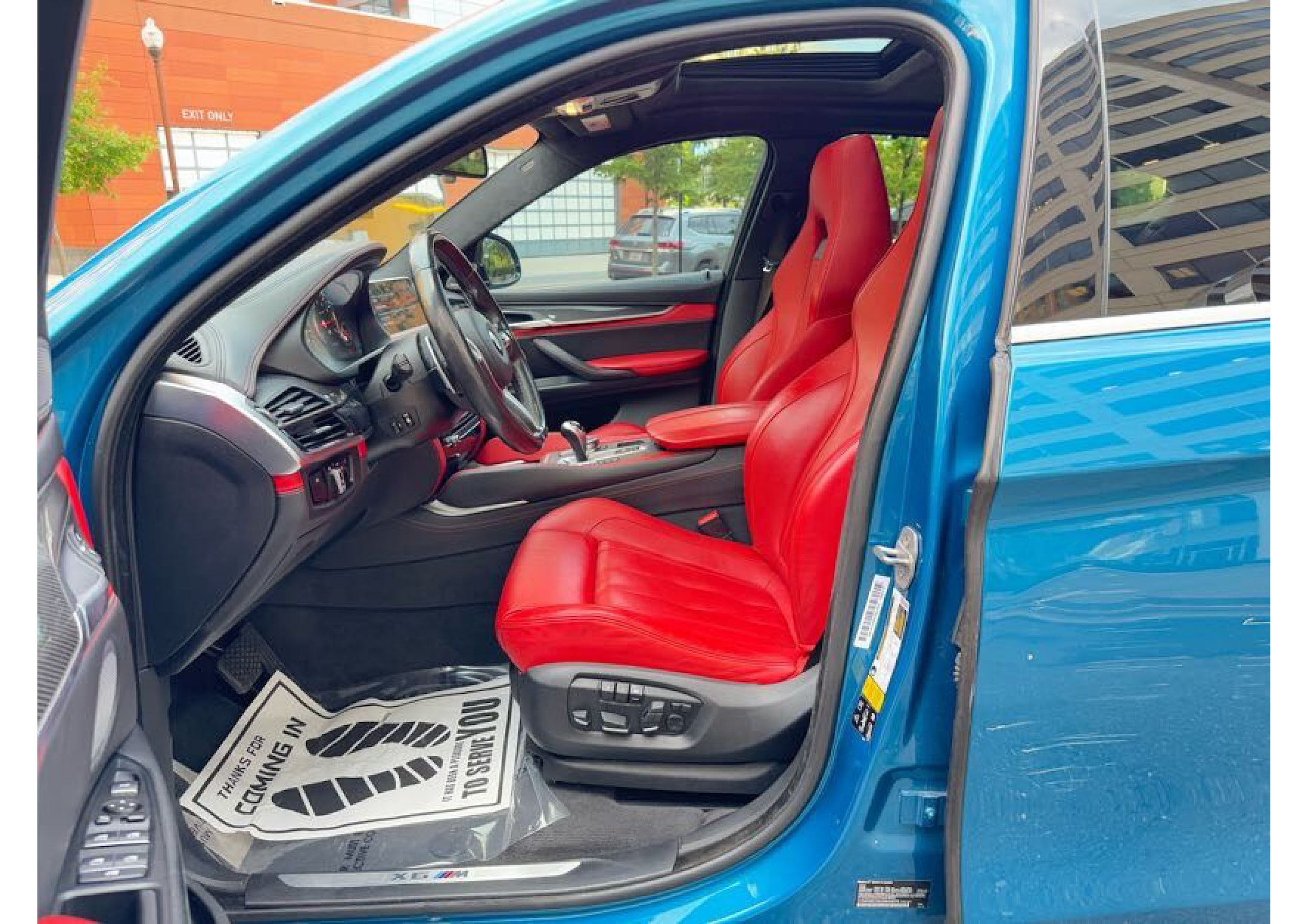 Vehicle image 14 of 39