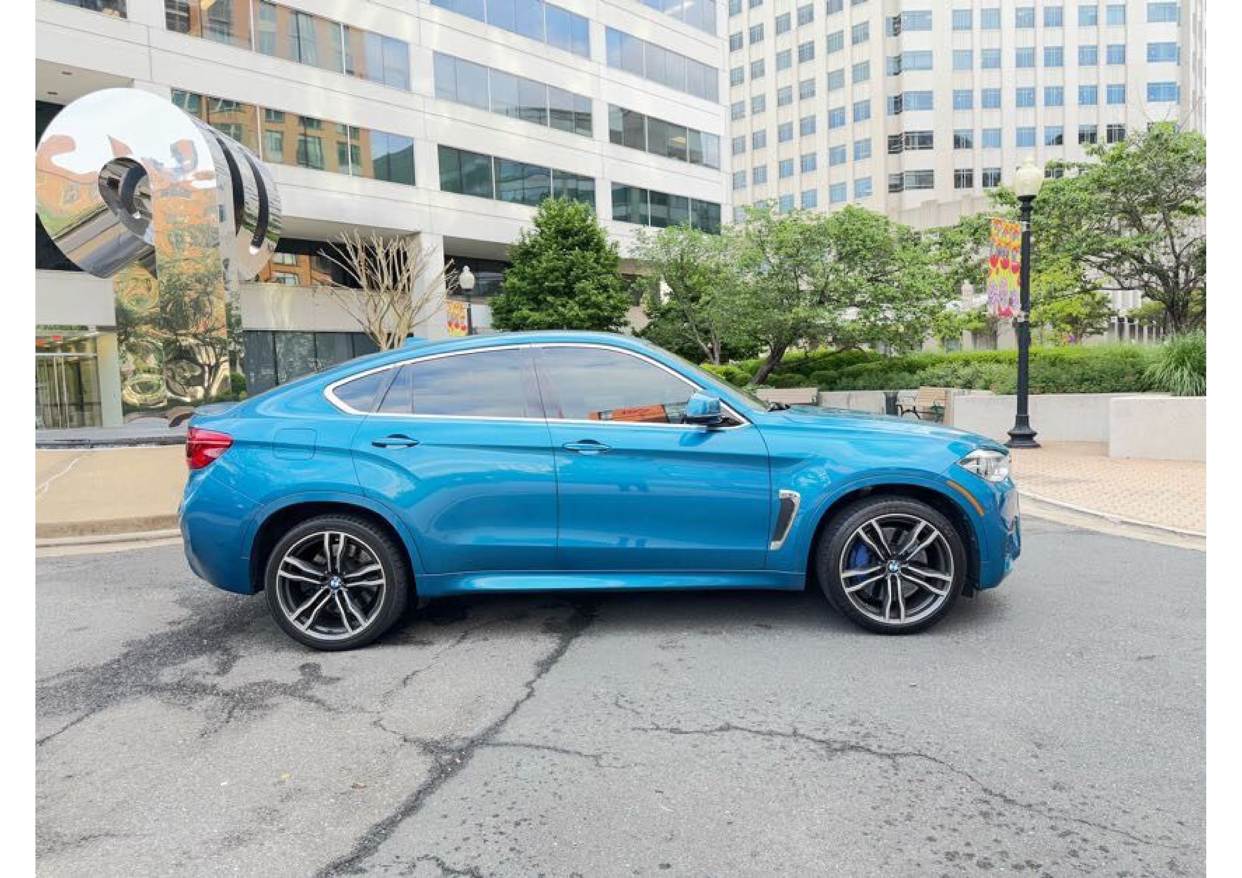 Vehicle image 4 of 39