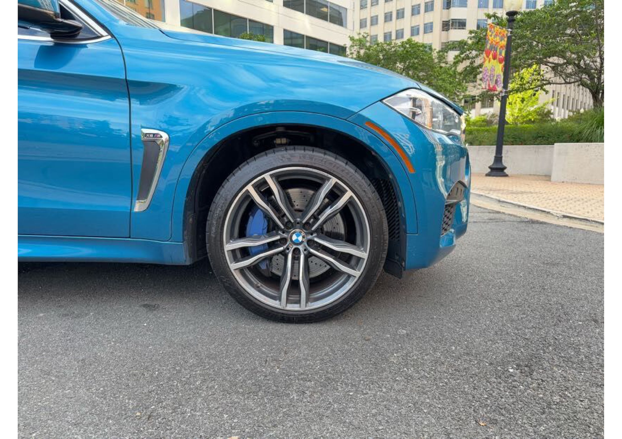 Vehicle image 12 of 39