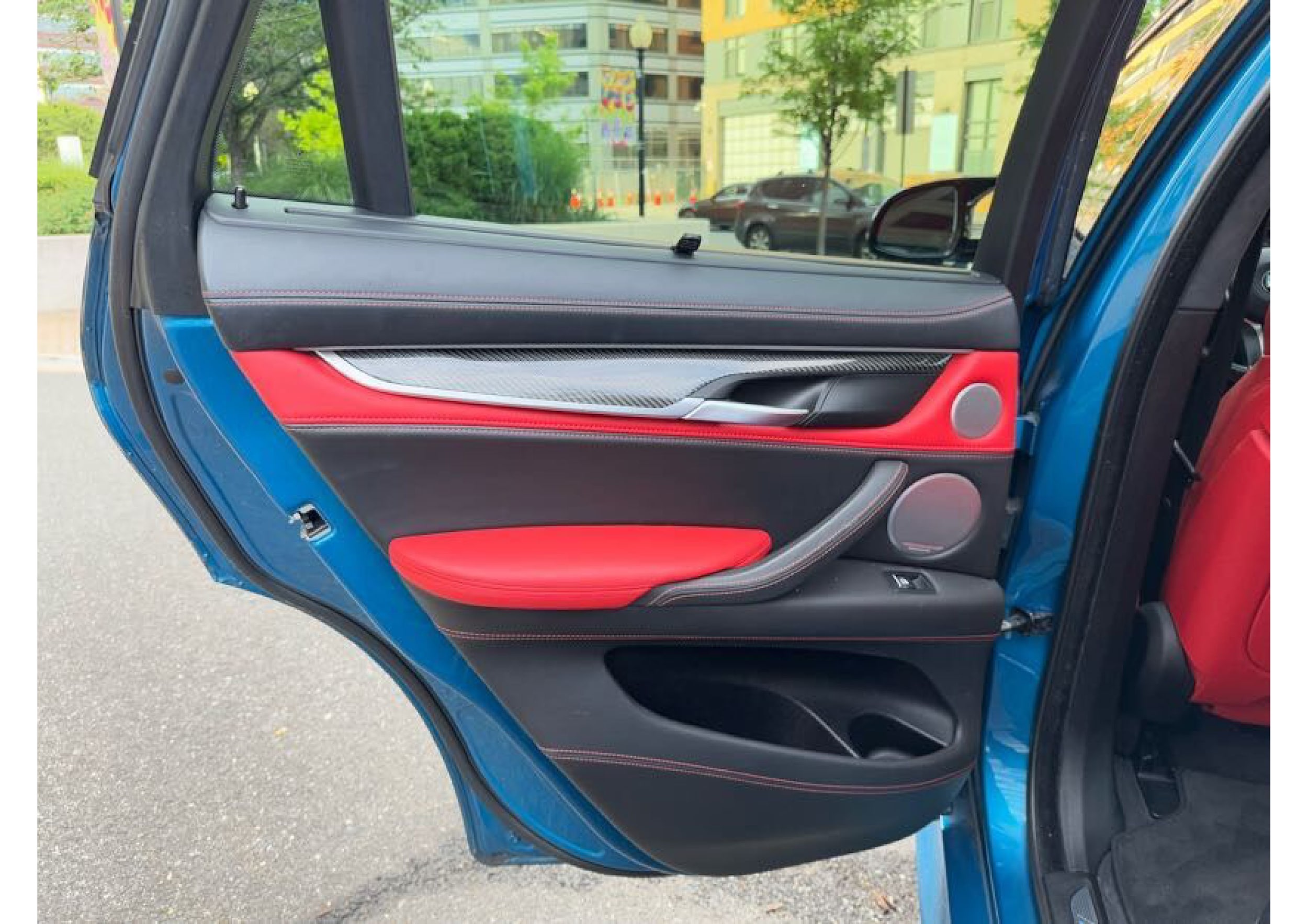 Vehicle image 19 of 39