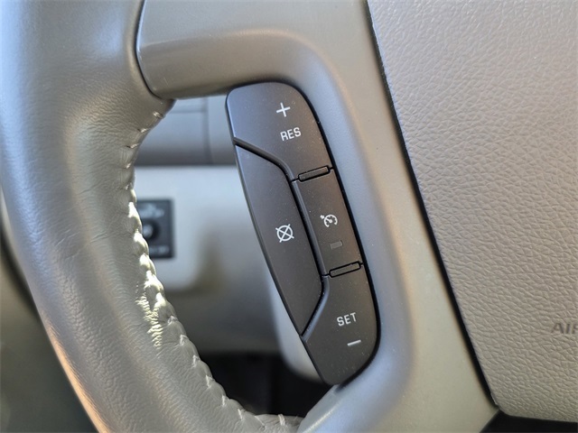 Vehicle image 40 of 46