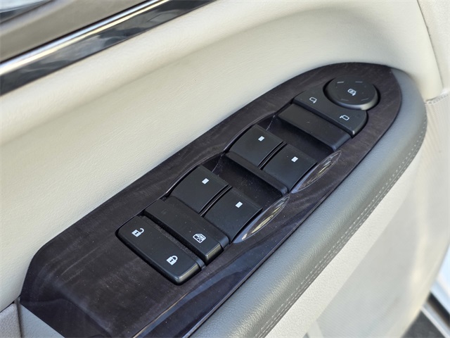 Vehicle image 44 of 46