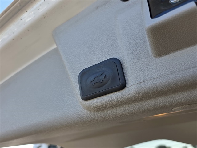 Vehicle image 39 of 46