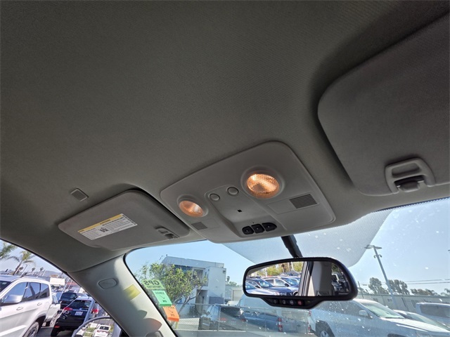 Vehicle image 43 of 46