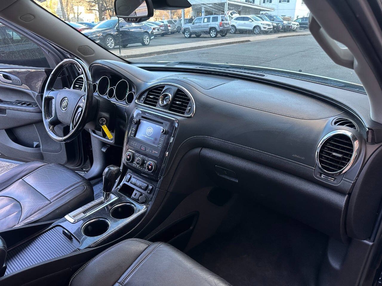 Vehicle image 11 of 24