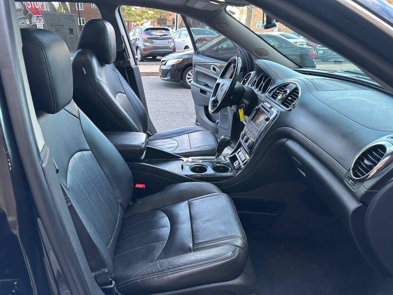 Vehicle image 12 of 24