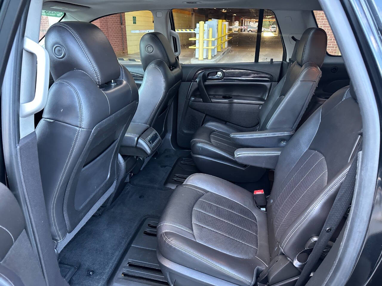 Vehicle image 16 of 24
