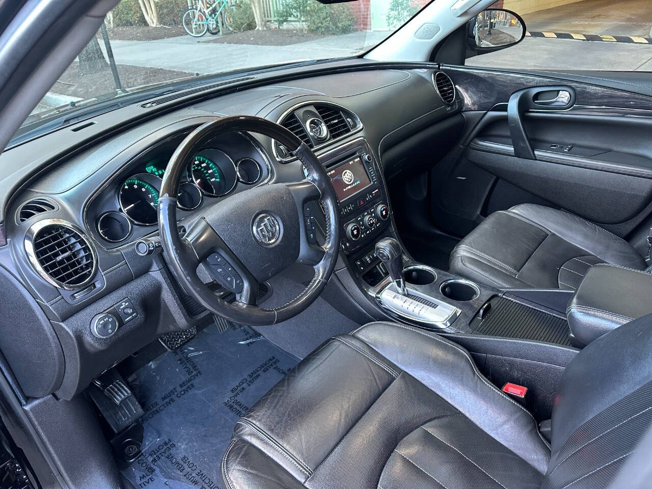 Vehicle image 8 of 24