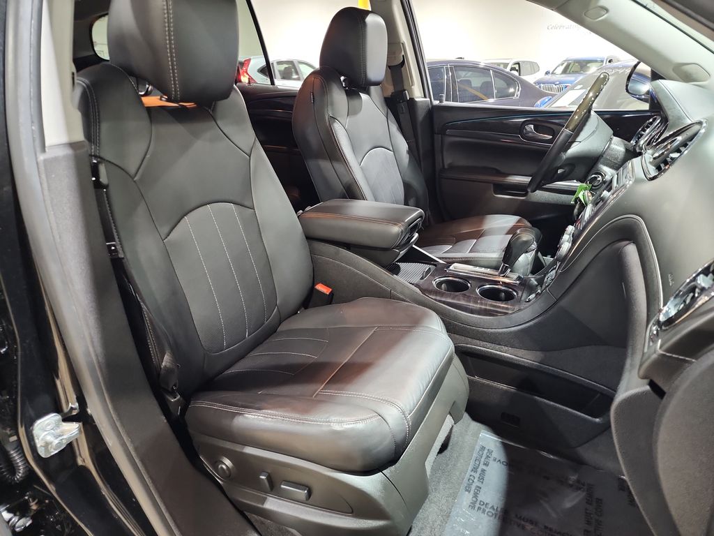 Vehicle image 16 of 50
