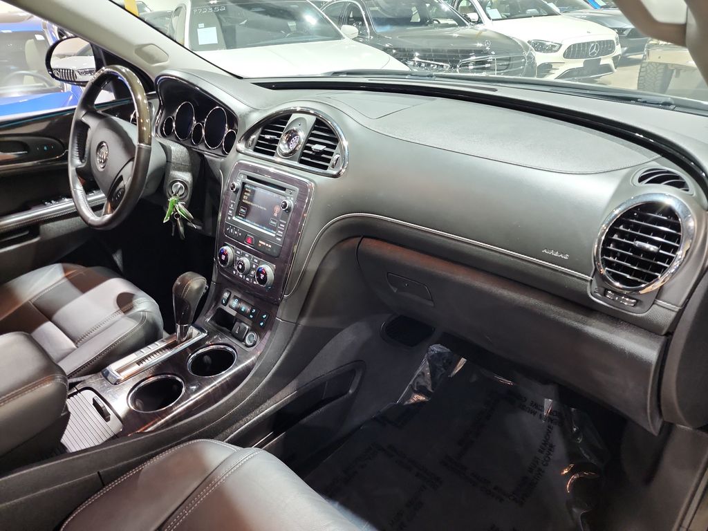 Vehicle image 17 of 50