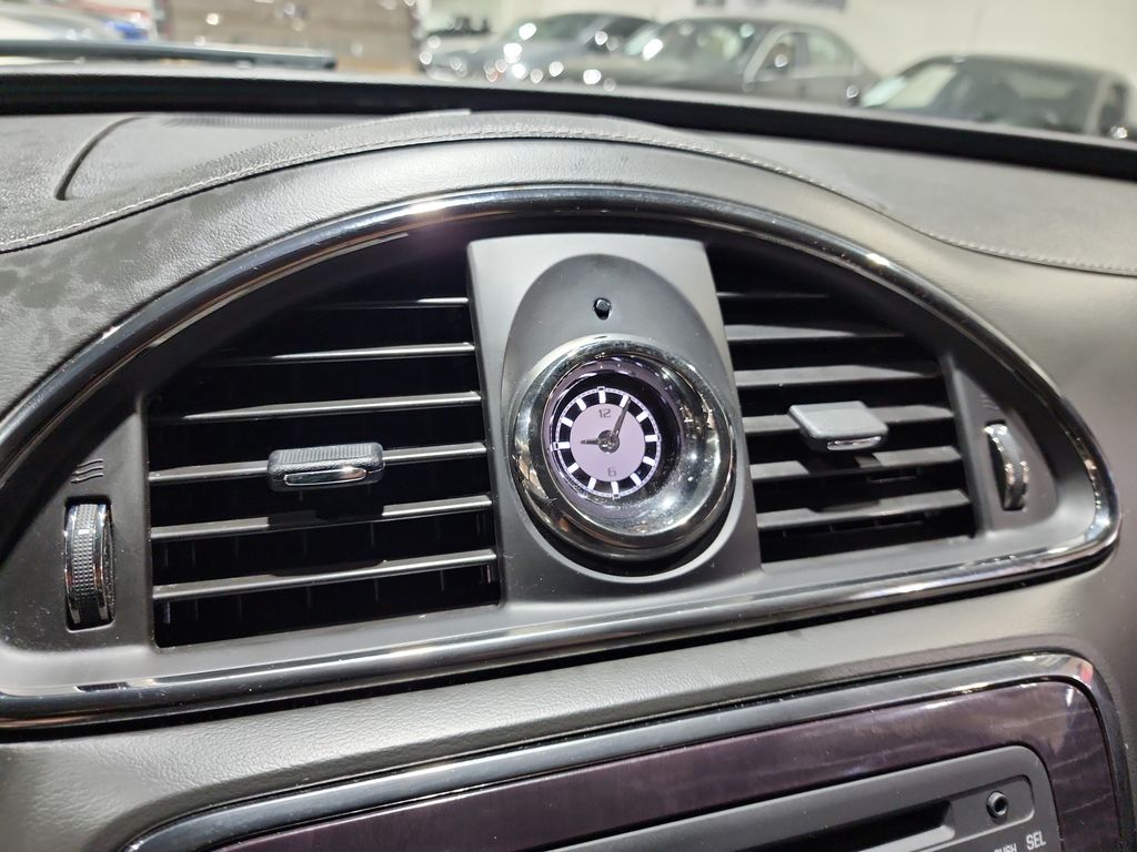Vehicle image 33 of 50