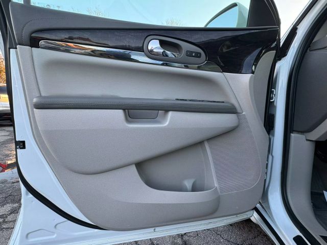 Vehicle image 15 of 31