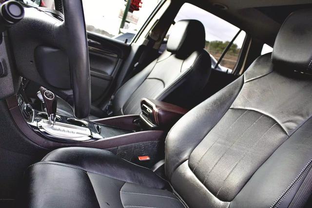 Vehicle image 23 of 43