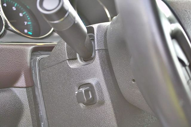 Vehicle image 21 of 43