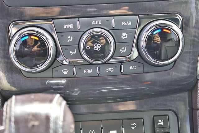 Vehicle image 19 of 43
