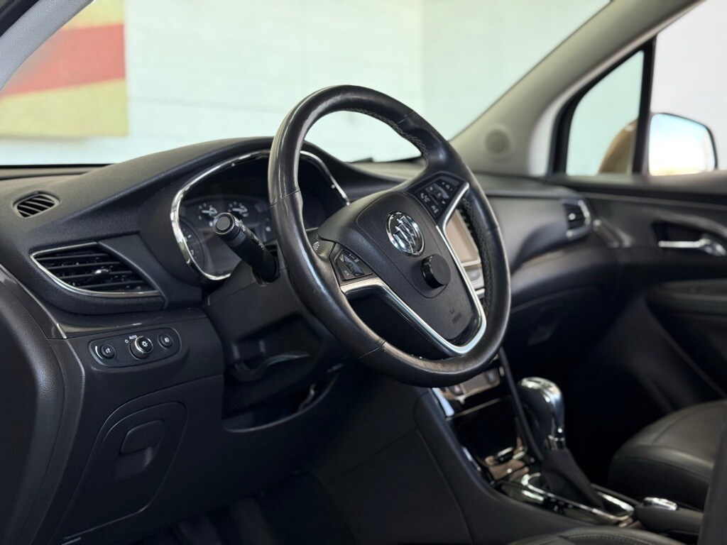 Vehicle image 19 of 47