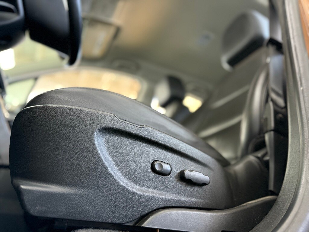 Vehicle image 36 of 47