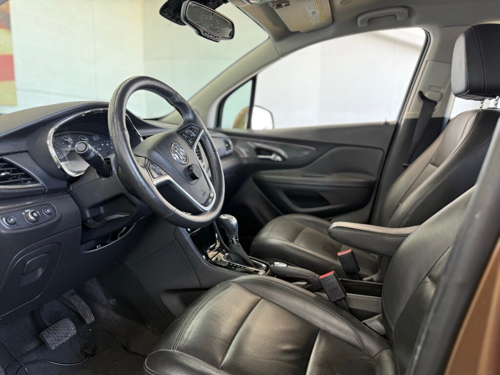 Vehicle image 23 of 47