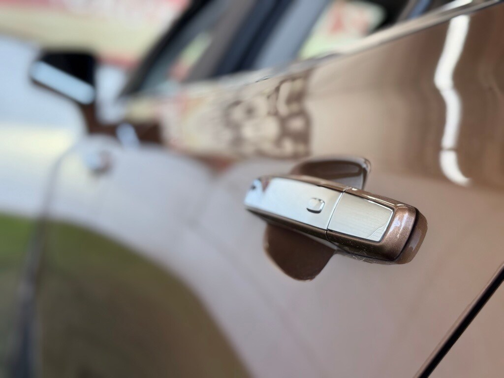 Vehicle image 46 of 47