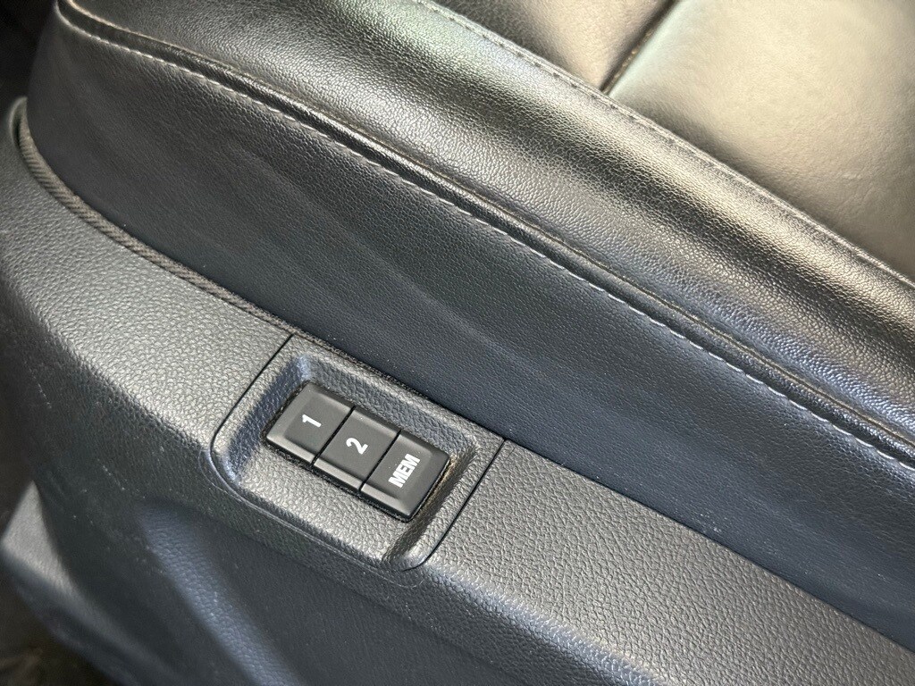 Vehicle image 43 of 47