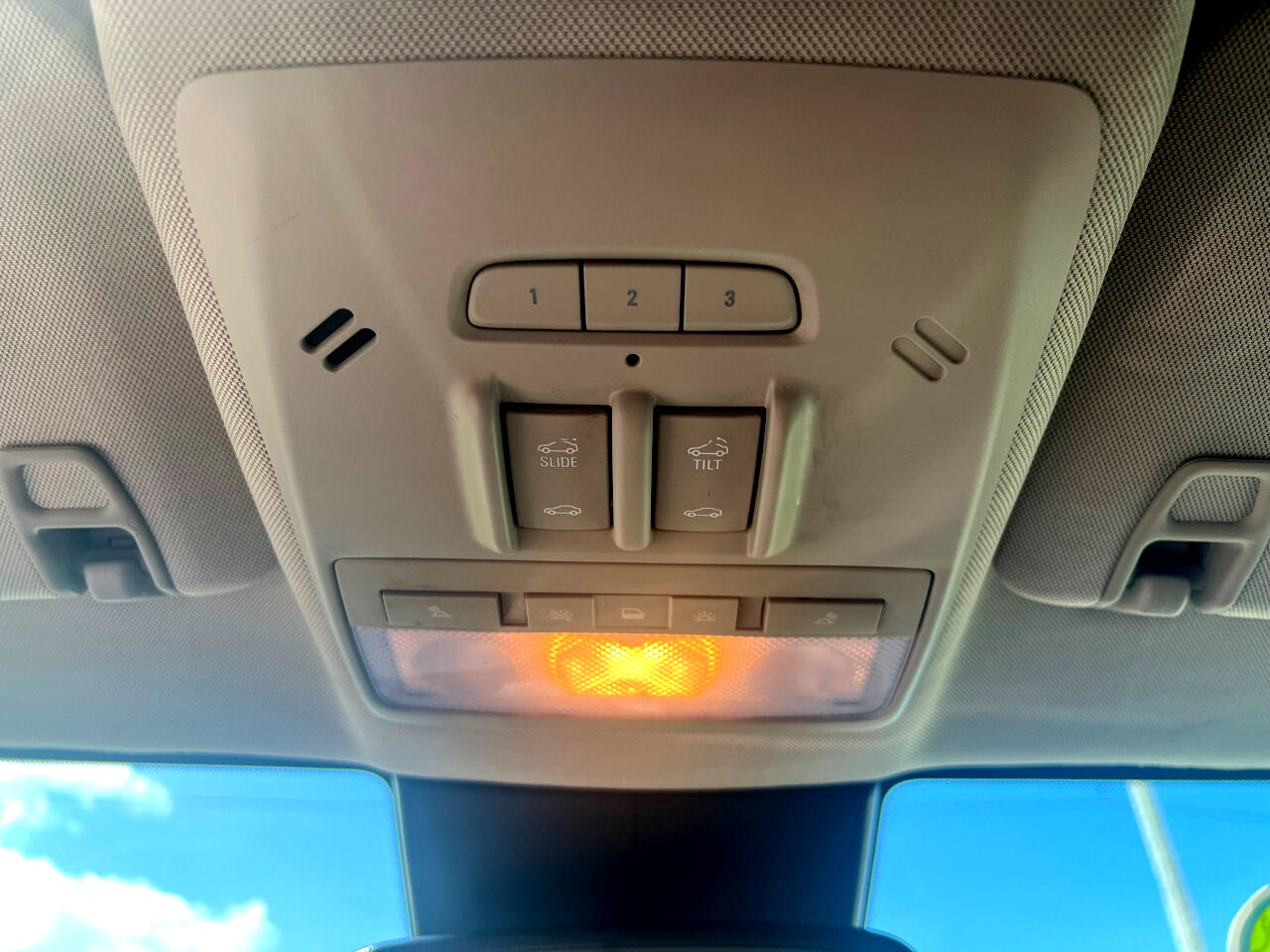 Vehicle image 14 of 26