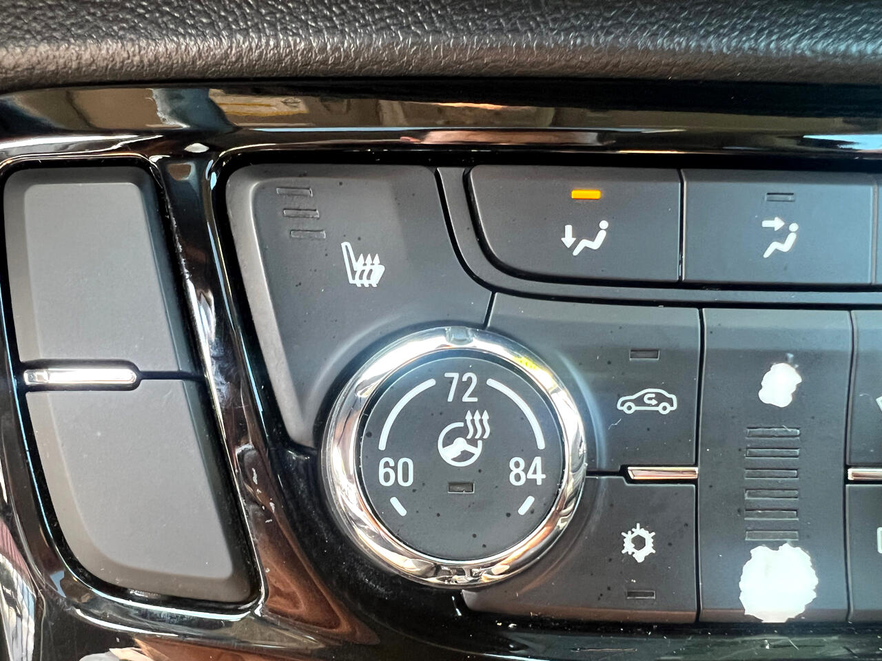 Vehicle image 21 of 26