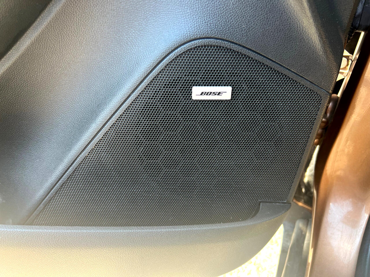 Vehicle image 24 of 26
