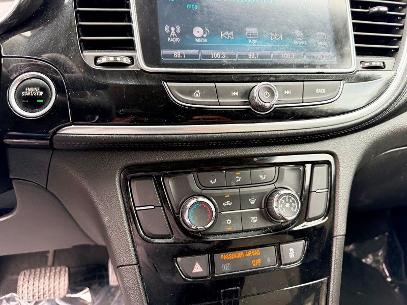 Vehicle image 23 of 33