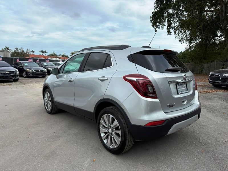 Vehicle image 8 of 33