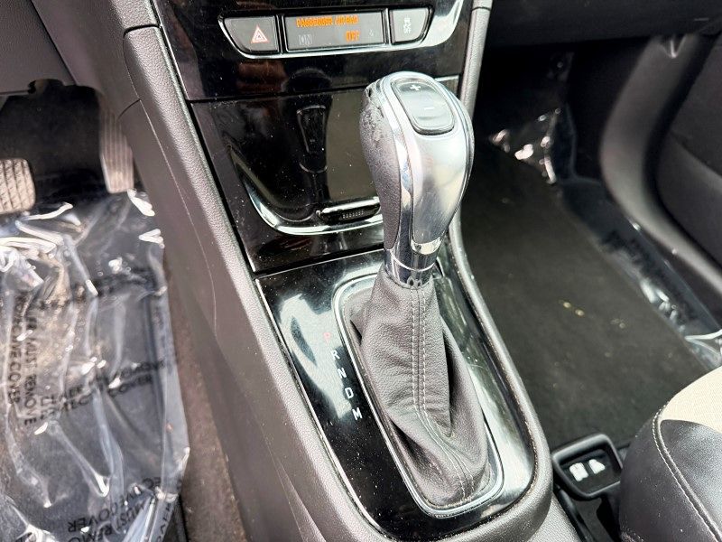 Vehicle image 24 of 33
