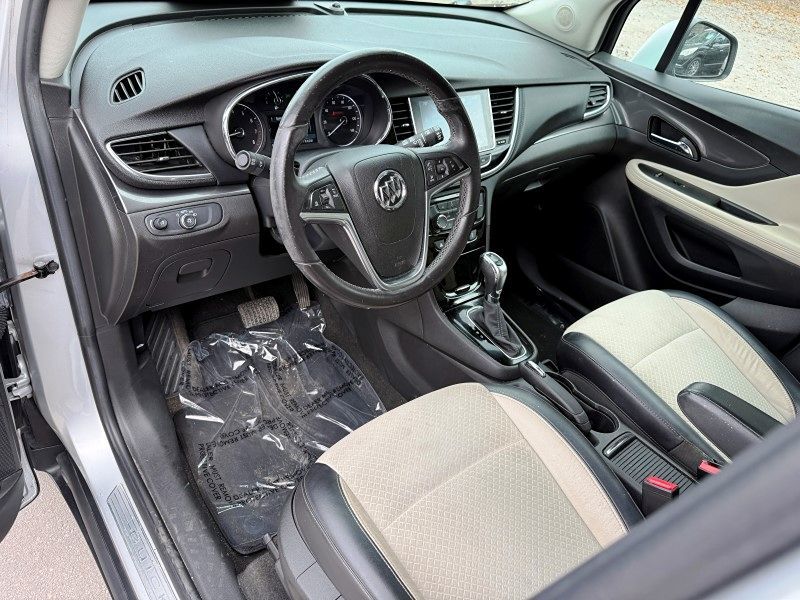 Vehicle image 12 of 33