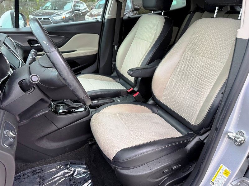 Vehicle image 13 of 33