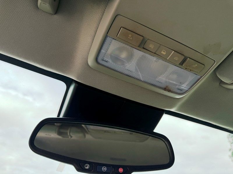 Vehicle image 20 of 33