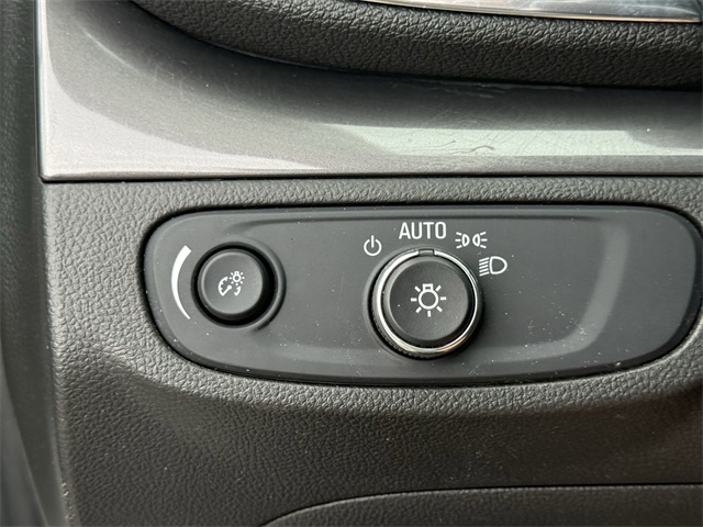 Vehicle image 19 of 26
