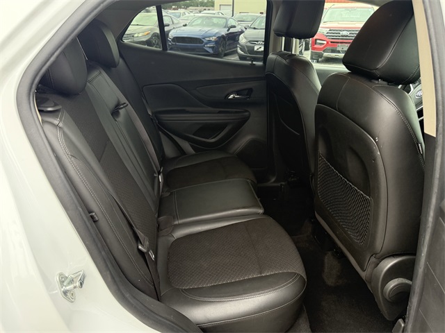 Vehicle image 11 of 26