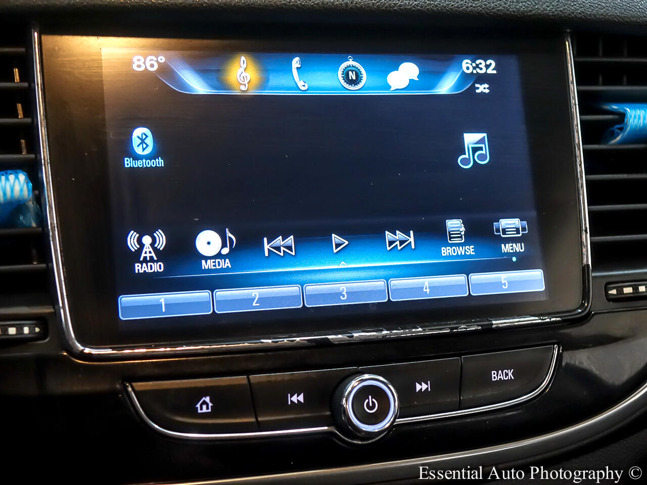 Vehicle image 20 of 34