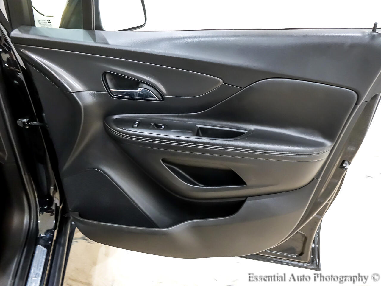 Vehicle image 29 of 34