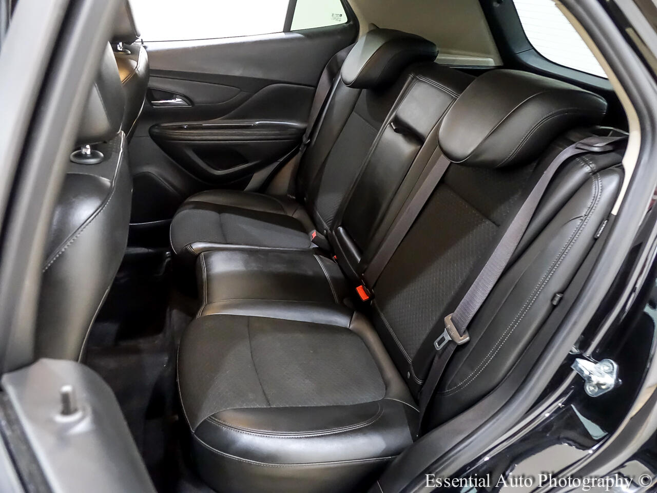 Vehicle image 16 of 34