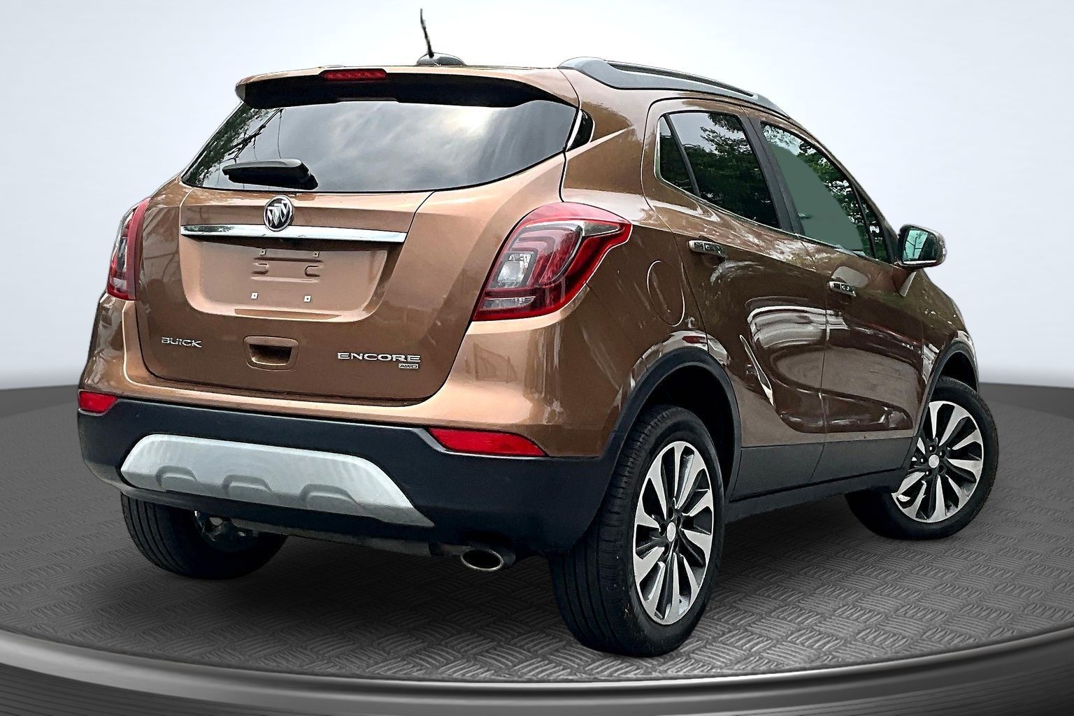 2017 Buick Encore Preferred II Image 3 of 28