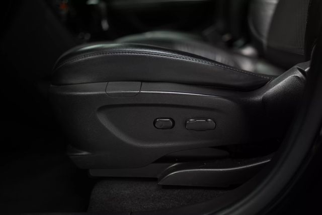 Vehicle image 38 of 46
