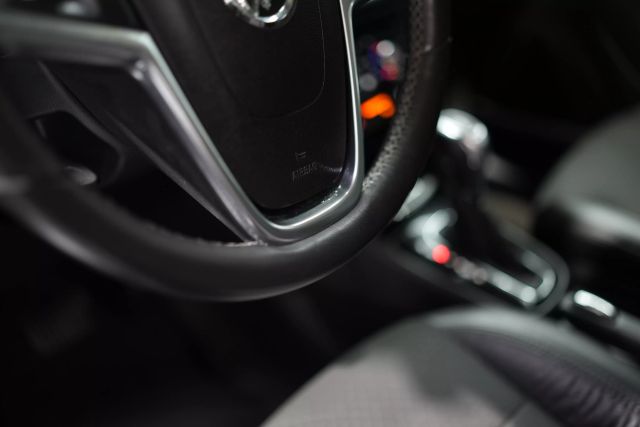 Vehicle image 33 of 46