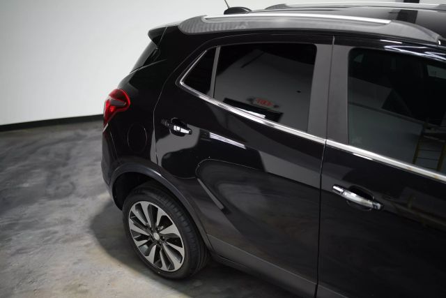Vehicle image 11 of 46