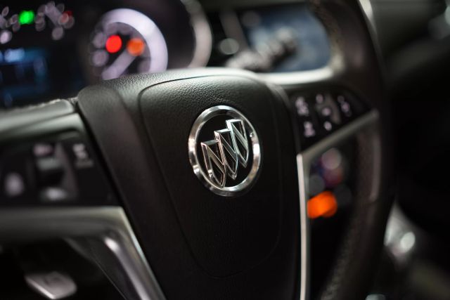 Vehicle image 32 of 46