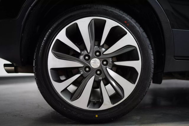 Vehicle image 17 of 46